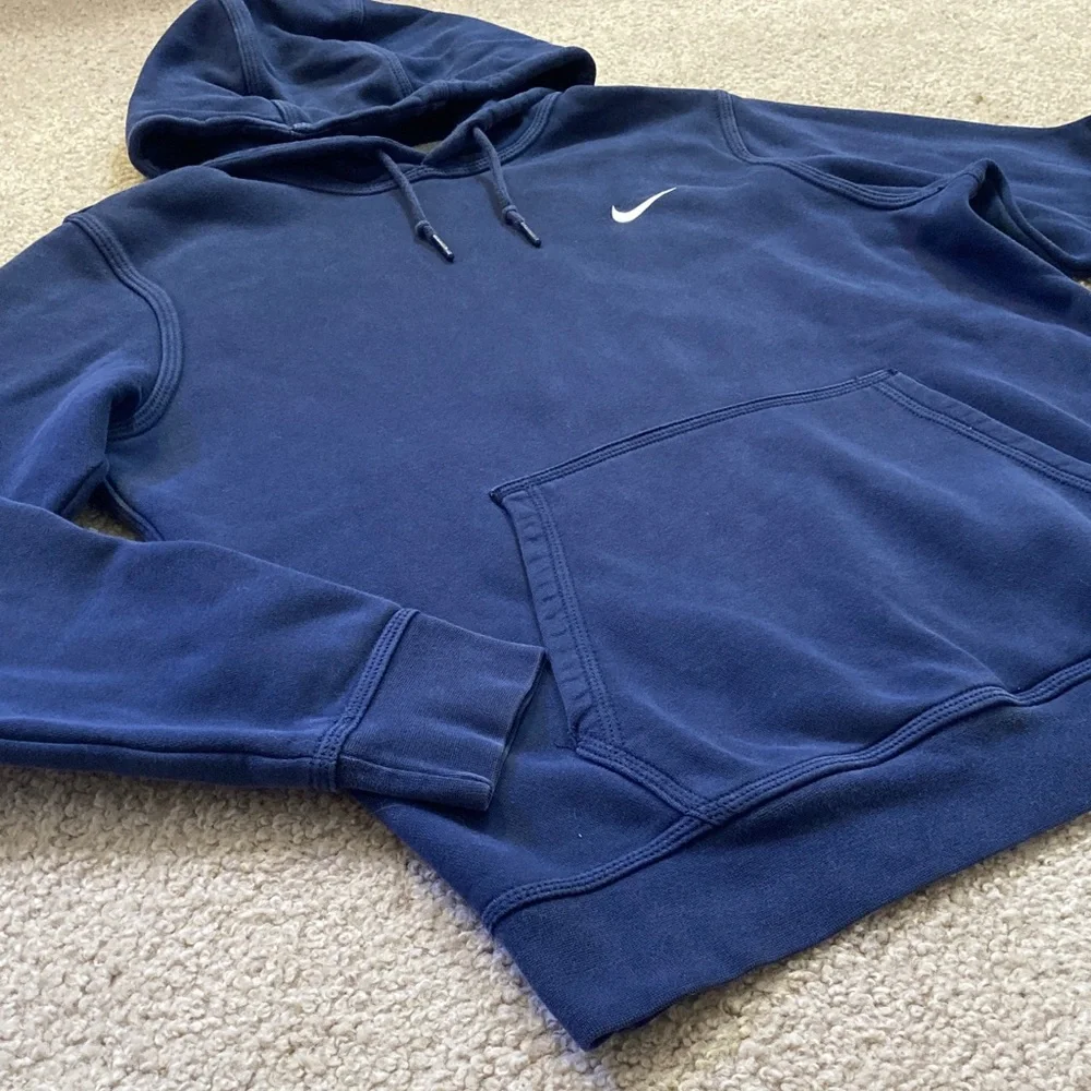 Nike Team Club Pullover Hoodie embroidered swoosh size medium men EUC - Picture 3 of 6